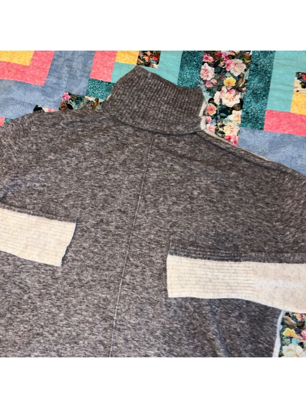 Athleta $128 62% Merino Wool Woman’s M Ultra Soft Turtleneck Sweater Medium Cozy - Picture 5 of 8